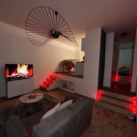 2 Pieces - Parking - Jacuzzi - Food & Drink - Love Ментона Экстерьер фото
